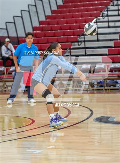 Thumbnail 2 in University City vs. La Jolla Country Day (CIF SDS Division II Finals) photogallery.