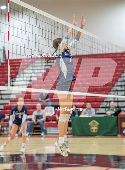 Thumbnail 1 in University City vs. La Jolla Country Day (CIF SDS Division II Finals) photogallery.