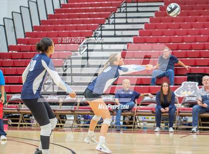 Thumbnail 3 in University City vs. La Jolla Country Day (CIF SDS Division II Finals) photogallery.