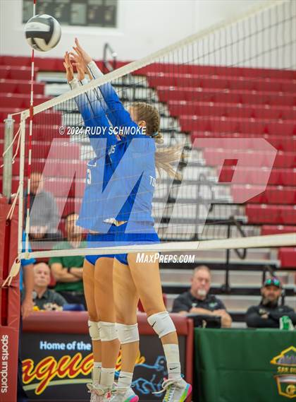 Thumbnail 2 in University City vs. La Jolla Country Day (CIF SDS Division II Finals) photogallery.