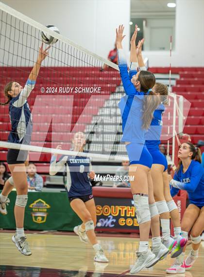 Thumbnail 2 in University City vs. La Jolla Country Day (CIF SDS Division II Finals) photogallery.