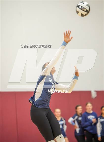 Thumbnail 3 in University City vs. La Jolla Country Day (CIF SDS Division II Finals) photogallery.