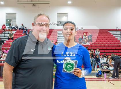 Thumbnail 1 in University City vs. La Jolla Country Day (CIF SDS Division II Finals) photogallery.