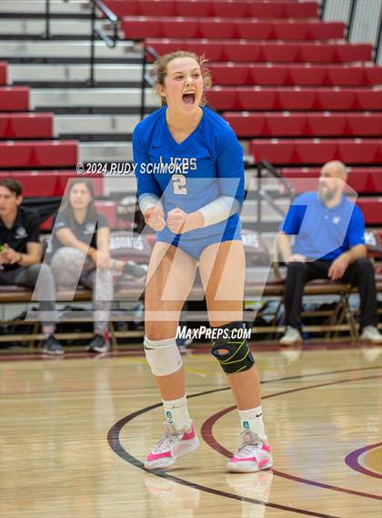 Thumbnail 3 in University City vs. La Jolla Country Day (CIF SDS Division II Finals) photogallery.