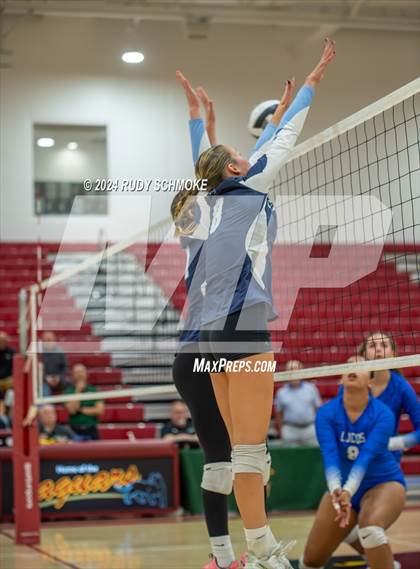 Thumbnail 2 in University City vs. La Jolla Country Day (CIF SDS Division II Finals) photogallery.
