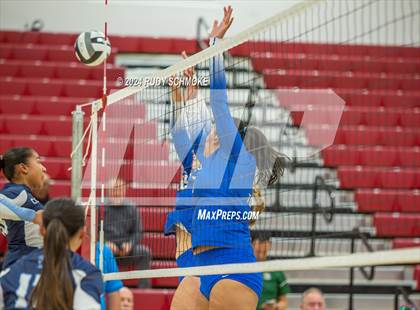 Thumbnail 1 in University City vs. La Jolla Country Day (CIF SDS Division II Finals) photogallery.