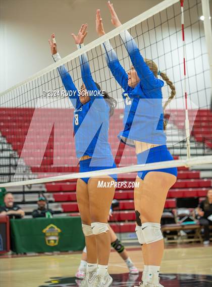 Thumbnail 3 in University City vs. La Jolla Country Day (CIF SDS Division II Finals) photogallery.