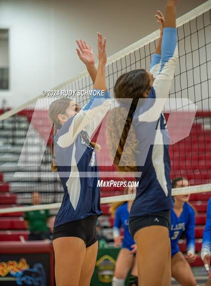 Thumbnail 2 in University City vs. La Jolla Country Day (CIF SDS Division II Finals) photogallery.