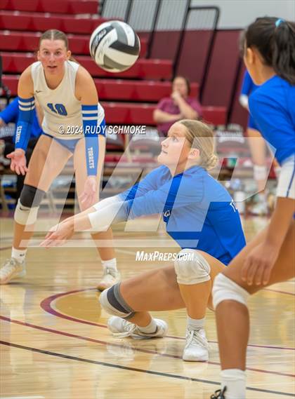 Thumbnail 1 in University City vs. La Jolla Country Day (CIF SDS Division II Finals) photogallery.