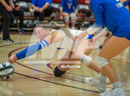 Thumbnail 2 in University City vs. La Jolla Country Day (CIF SDS Division II Finals) photogallery.