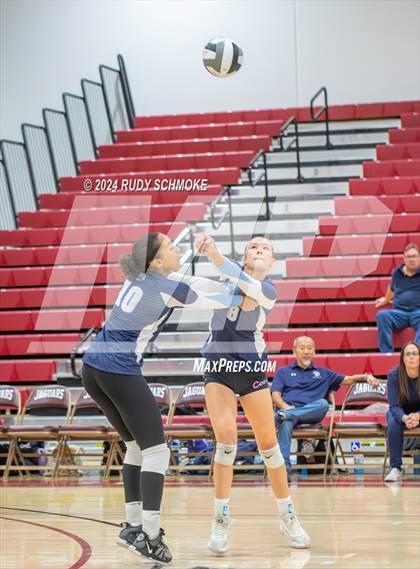 Thumbnail 2 in University City vs. La Jolla Country Day (CIF SDS Division II Finals) photogallery.
