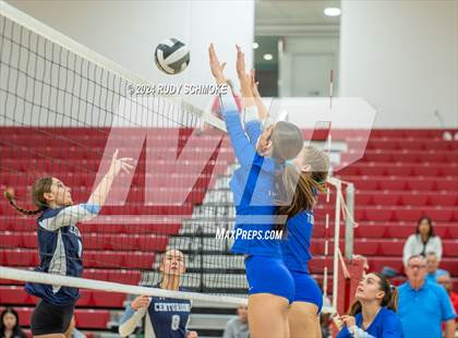 Thumbnail 3 in University City vs. La Jolla Country Day (CIF SDS Division II Finals) photogallery.