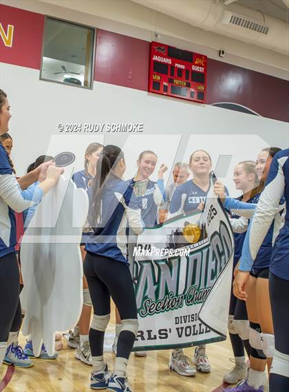 Thumbnail 2 in University City vs. La Jolla Country Day (CIF SDS Division II Finals) photogallery.
