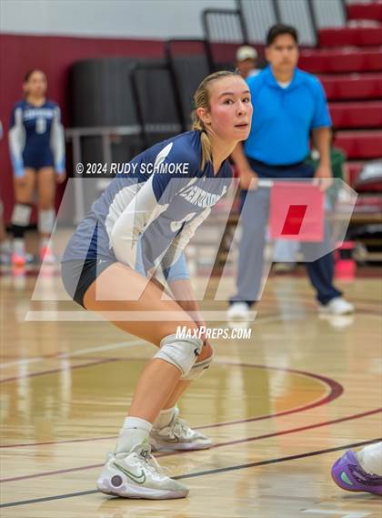 Thumbnail 2 in University City vs. La Jolla Country Day (CIF SDS Division II Finals) photogallery.
