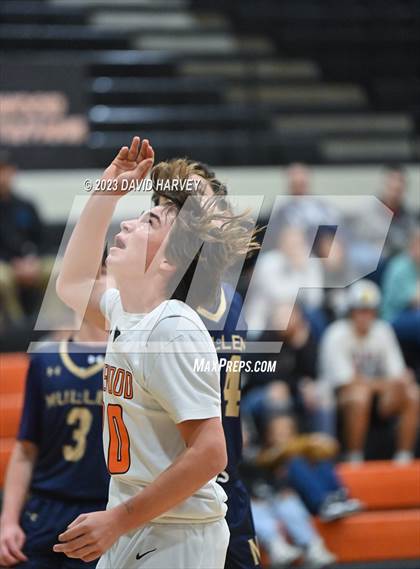 Thumbnail 2 in Mullen vs Lakewood photogallery.