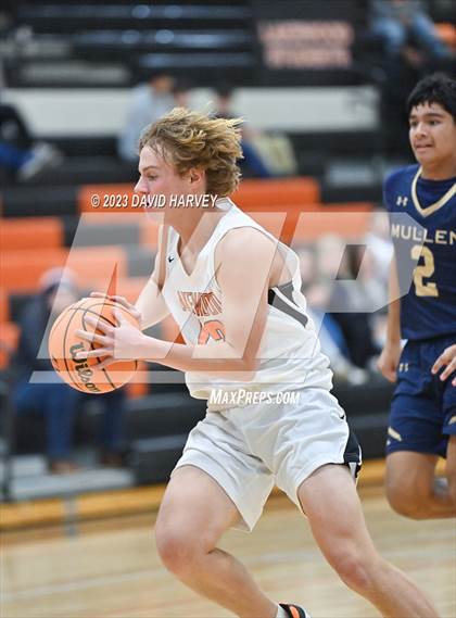 Thumbnail 1 in Mullen vs Lakewood photogallery.