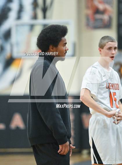 Thumbnail 2 in Mullen vs Lakewood photogallery.