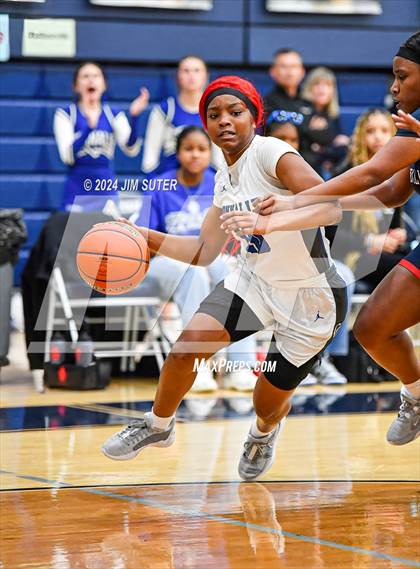 Thumbnail 1 in Madisonville vs Connally (UIL 4A Reg III Semifinal) photogallery.