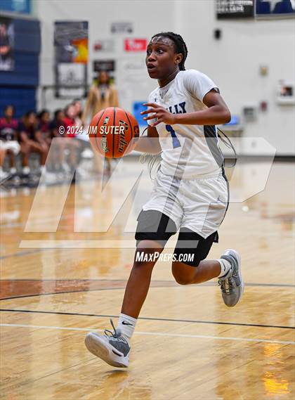 Thumbnail 2 in Madisonville vs Connally (UIL 4A Reg III Semifinal) photogallery.