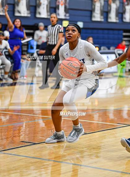 Thumbnail 3 in Madisonville vs Connally (UIL 4A Reg III Semifinal) photogallery.
