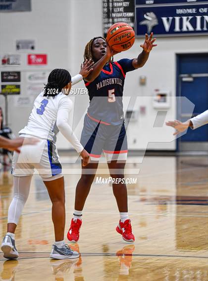 Thumbnail 3 in Madisonville vs Connally (UIL 4A Reg III Semifinal) photogallery.