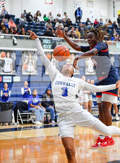 Thumbnail 3 in Madisonville vs Connally (UIL 4A Reg III Semifinal) photogallery.