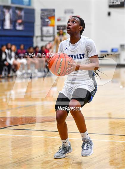 Thumbnail 3 in Madisonville vs Connally (UIL 4A Reg III Semifinal) photogallery.