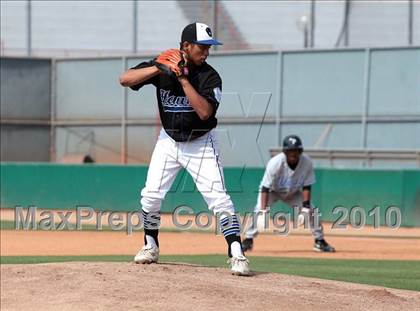 Thumbnail 3 in West Adams Prep vs. Maywood Academy (CIF LACS D3 Final) photogallery.