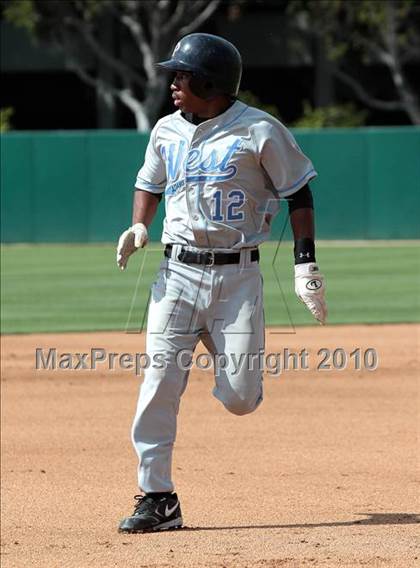 Thumbnail 3 in West Adams Prep vs. Maywood Academy (CIF LACS D3 Final) photogallery.