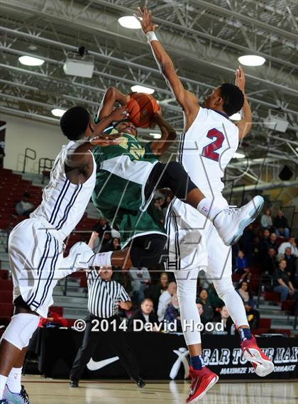 Thumbnail 3 in Pebblebrook vs. Damien (MaxPreps Holiday Classic) photogallery.