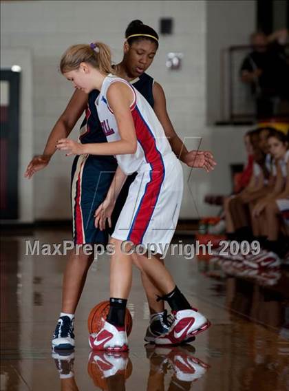Thumbnail 2 in Tomball vs. Klein Collins  (McDonalds Texas Invitational) photogallery.