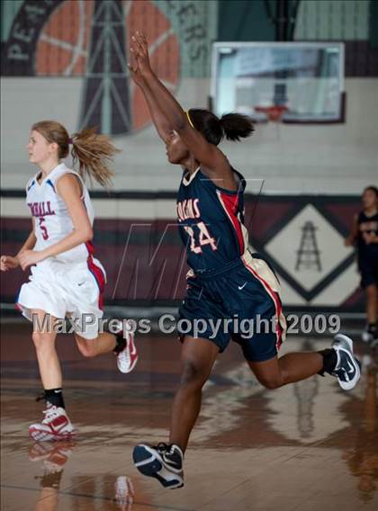 Thumbnail 2 in Tomball vs. Klein Collins  (McDonalds Texas Invitational) photogallery.