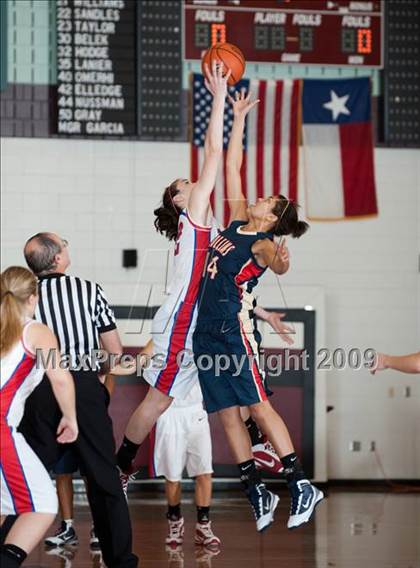 Thumbnail 3 in Tomball vs. Klein Collins  (McDonalds Texas Invitational) photogallery.