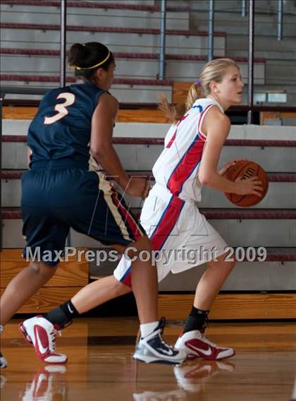 Thumbnail 1 in Tomball vs. Klein Collins  (McDonalds Texas Invitational) photogallery.