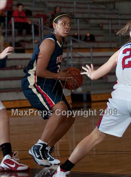 Thumbnail 2 in Tomball vs. Klein Collins  (McDonalds Texas Invitational) photogallery.
