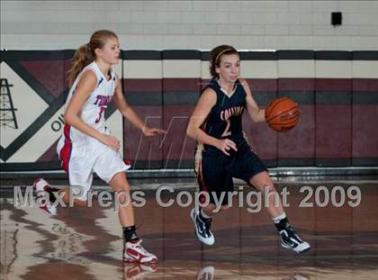 Thumbnail 3 in Tomball vs. Klein Collins  (McDonalds Texas Invitational) photogallery.