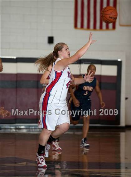 Thumbnail 2 in Tomball vs. Klein Collins  (McDonalds Texas Invitational) photogallery.
