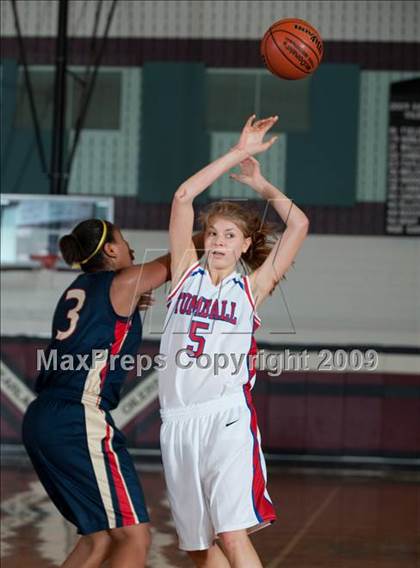 Thumbnail 1 in Tomball vs. Klein Collins  (McDonalds Texas Invitational) photogallery.