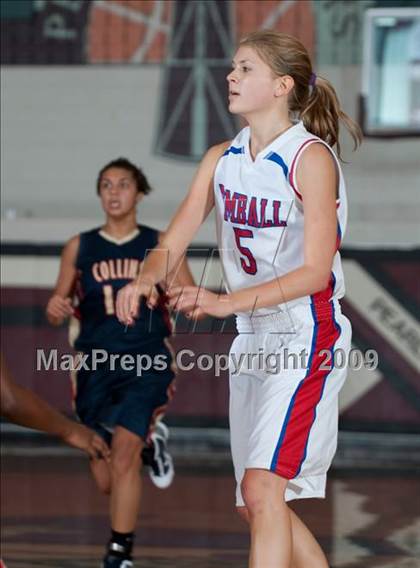 Thumbnail 2 in Tomball vs. Klein Collins  (McDonalds Texas Invitational) photogallery.