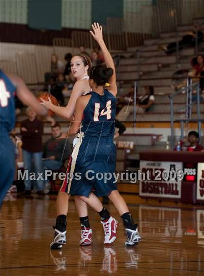 Thumbnail 3 in Tomball vs. Klein Collins  (McDonalds Texas Invitational) photogallery.