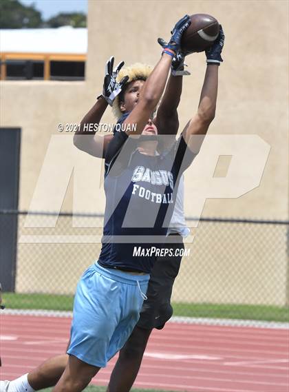 Thumbnail 2 in Orange vs. Saugus (Huntington Beach Tournament) photogallery.