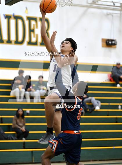 Thumbnail 2 in Fortune Early College vs. Franklin (Jack Scott Tournament) photogallery.