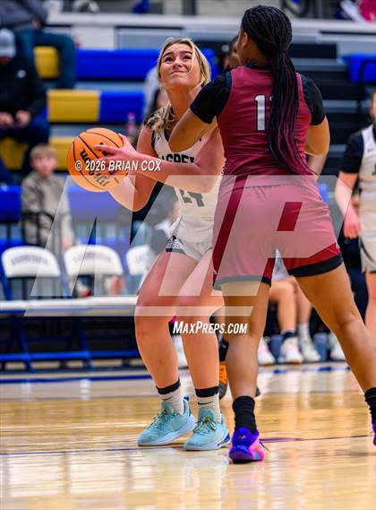 Thumbnail 3 in Jasper vs Earle (Lendel Thomas Classic) photogallery.