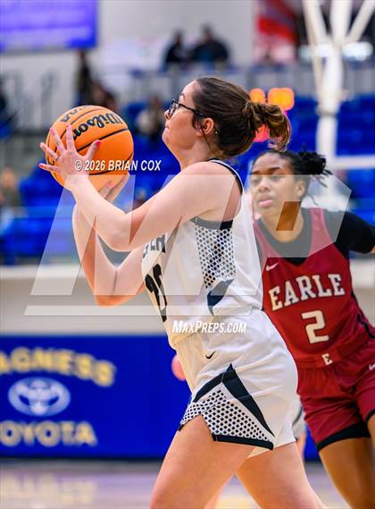 Thumbnail 1 in Jasper vs Earle (Lendel Thomas Classic) photogallery.