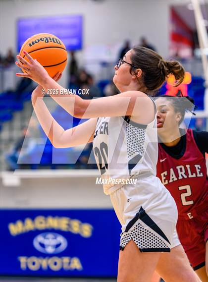 Thumbnail 2 in Jasper vs Earle (Lendel Thomas Classic) photogallery.