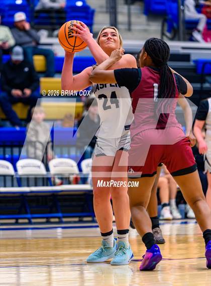 Thumbnail 1 in Jasper vs Earle (Lendel Thomas Classic) photogallery.