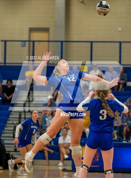 Thumbnail 3 in MacArthur @ Alamo Heights photogallery.