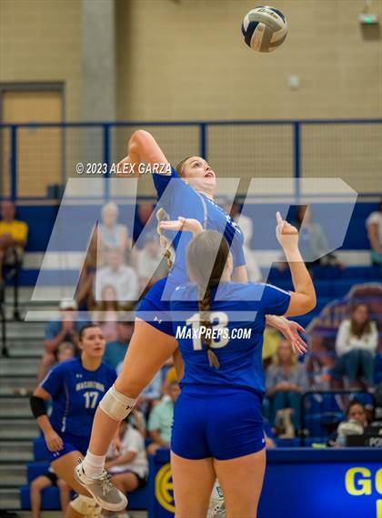 Thumbnail 3 in MacArthur @ Alamo Heights photogallery.