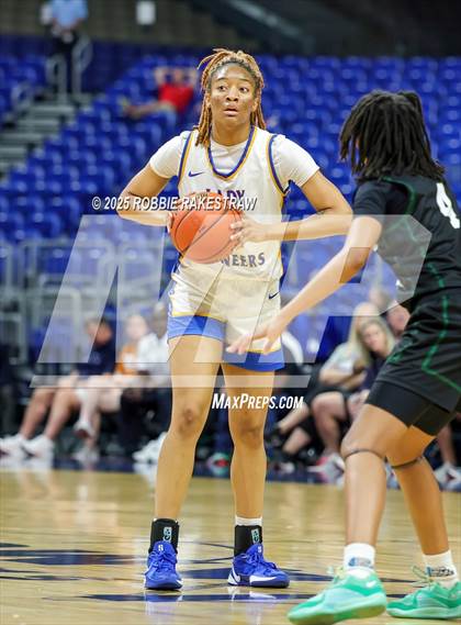 Thumbnail 1 in Boswell vs. Fort Bend Hightower (UIL 6A Basketball Division II Final) photogallery.