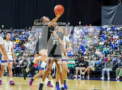 Thumbnail 3 in Boswell vs. Fort Bend Hightower (UIL 6A Basketball Division II Final) photogallery.